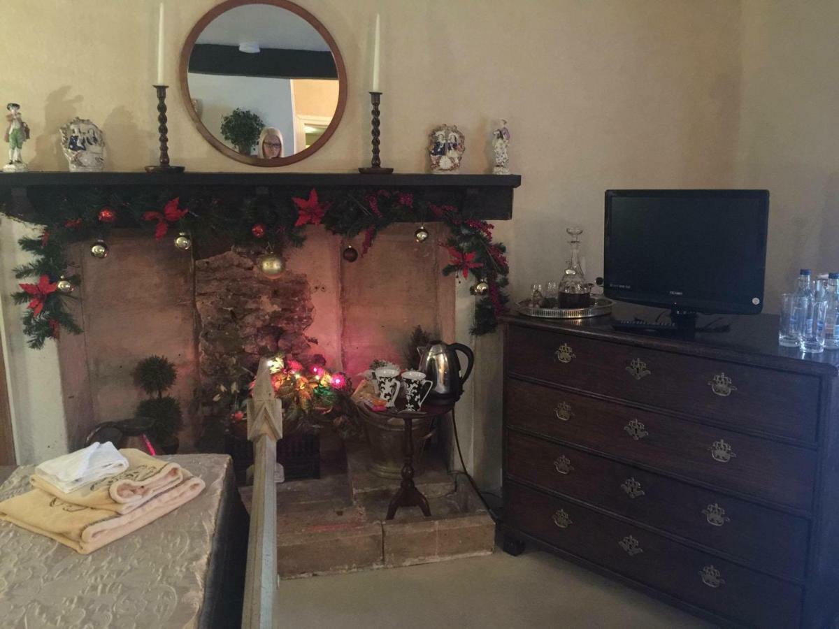 Bisley  Bear Inn - Bisley المظهر الخارجي الصورة