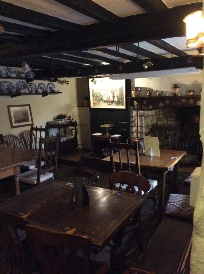 Bisley  Bear Inn - Bisley المظهر الخارجي الصورة
