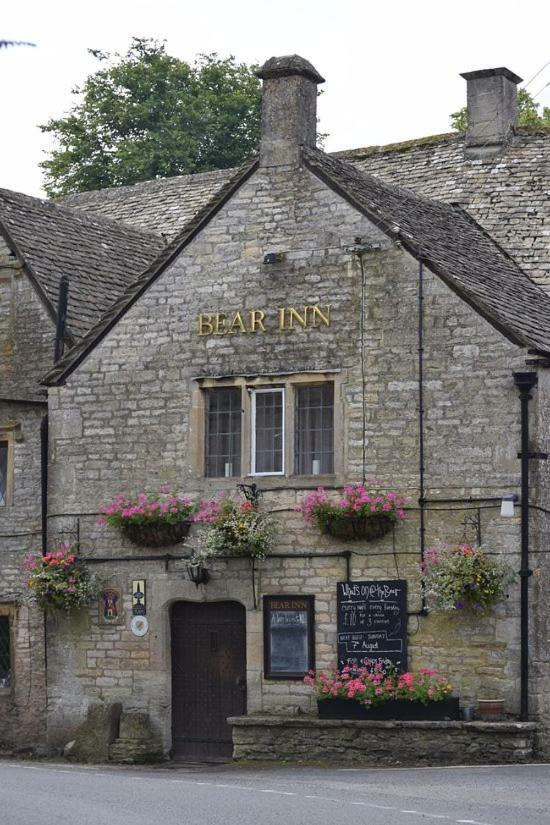 Bisley  Bear Inn - Bisley المظهر الخارجي الصورة
