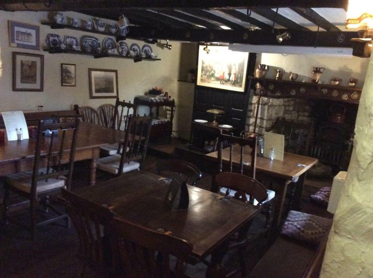Bisley  Bear Inn - Bisley المظهر الخارجي الصورة